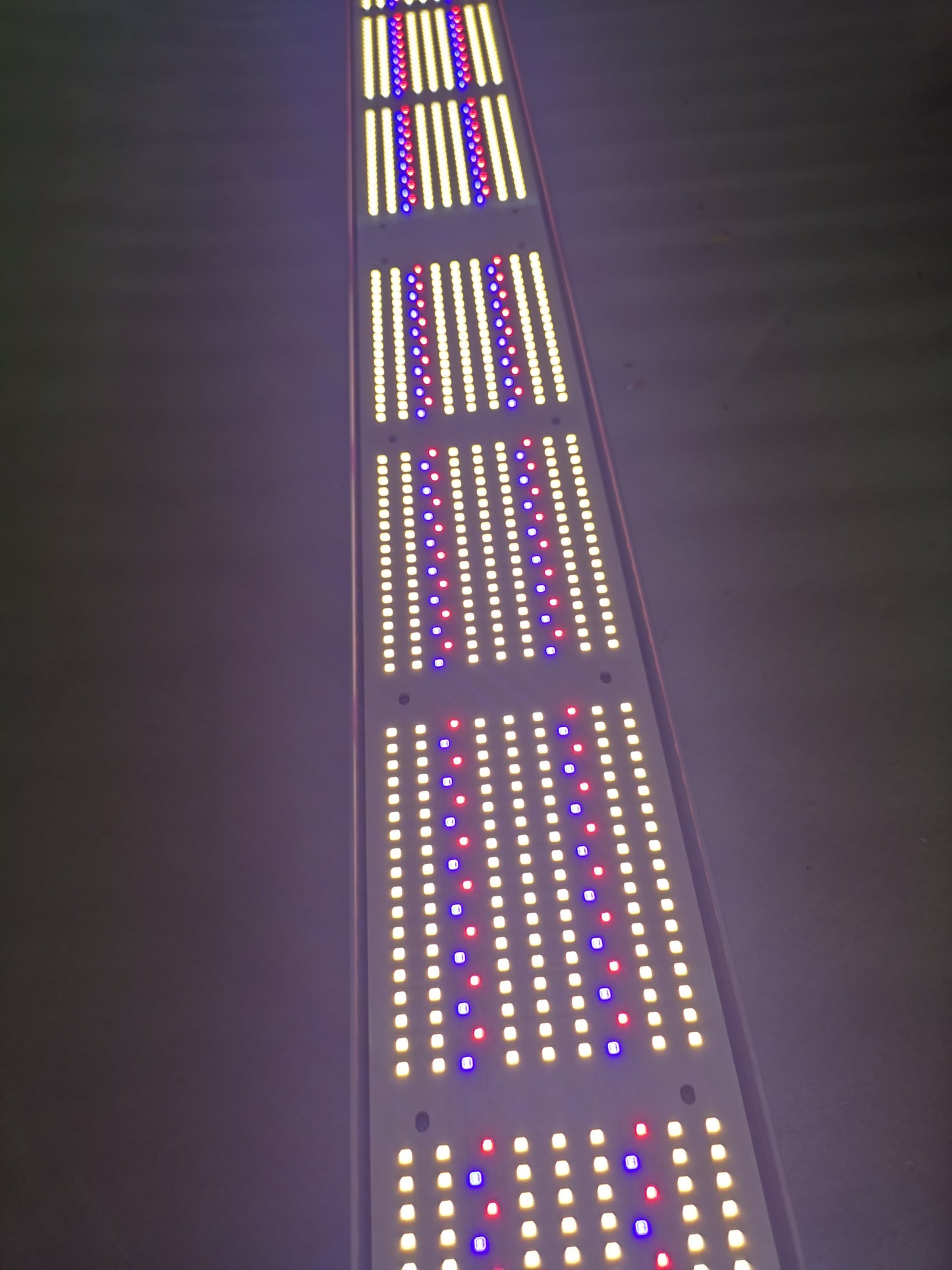 Best Greenhouse light 2022 630w Full spectrum Red 660nm Blue 450nm for lettuce and tomatos